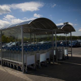 reklama na lotnisku modlin